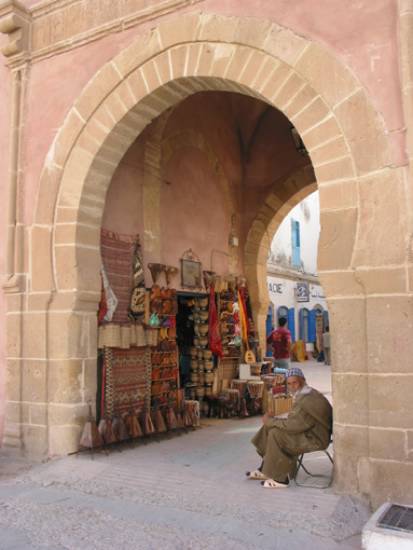 دولة المغرب في الماضي والحاضر monument-mer-entrez-